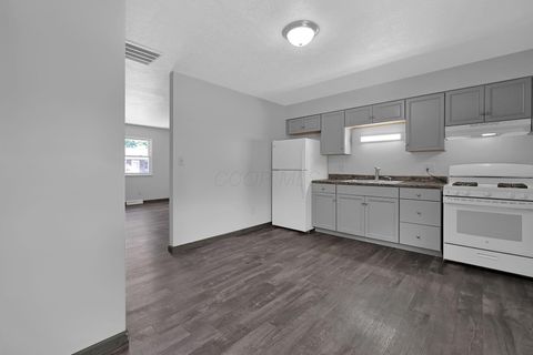 Photo of 53 Neil Street 6 #6, Delaware, OH 43015 (MLS # 225041602)