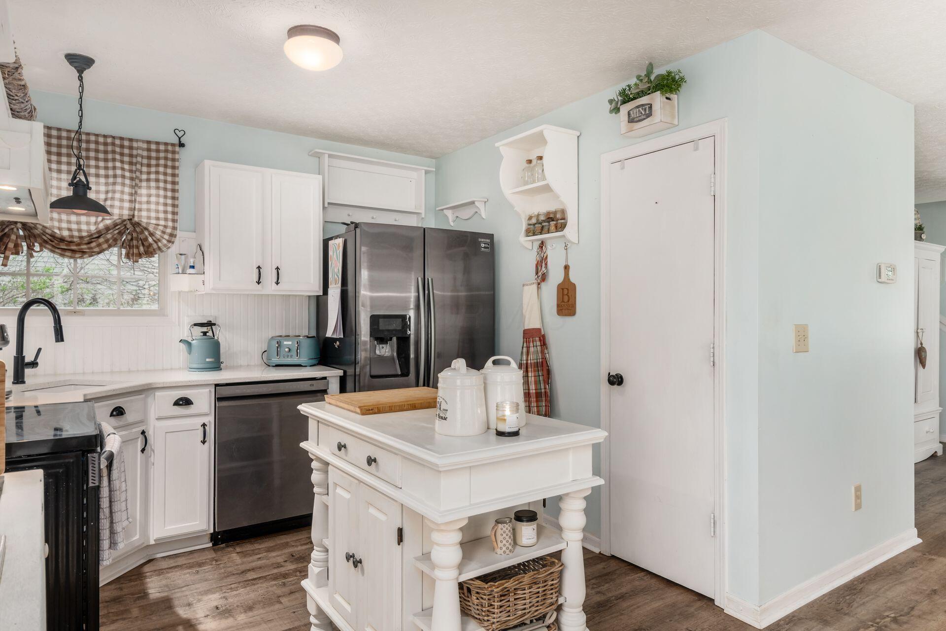 288 Holly Grove Road, Lewis Center, Ohio image 11