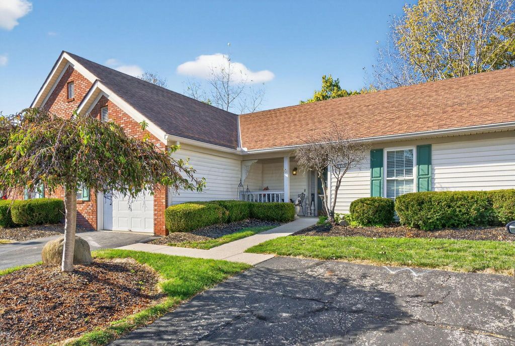 Photo for 4483 White Leaf Way, Columbus, OH 43228 (MLS # 225040973)