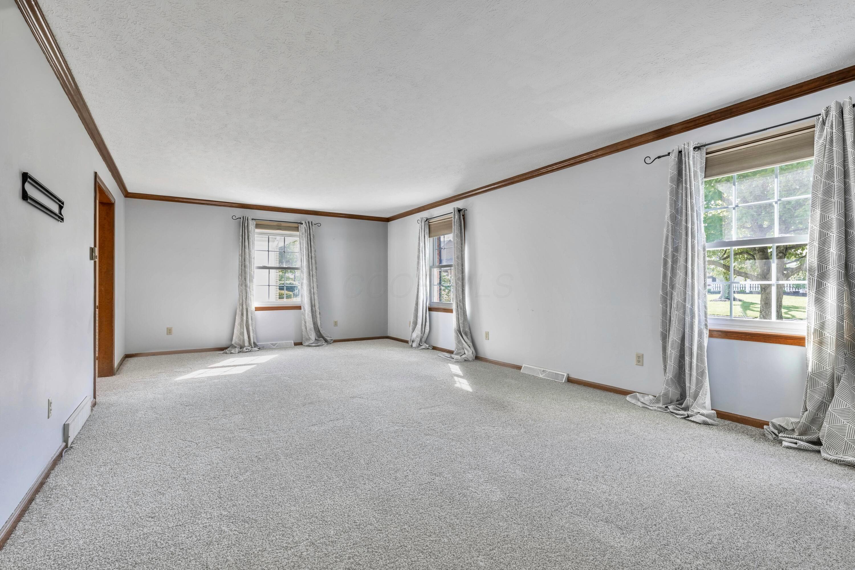 1541 Kensington Lane, Lancaster, Ohio image 4