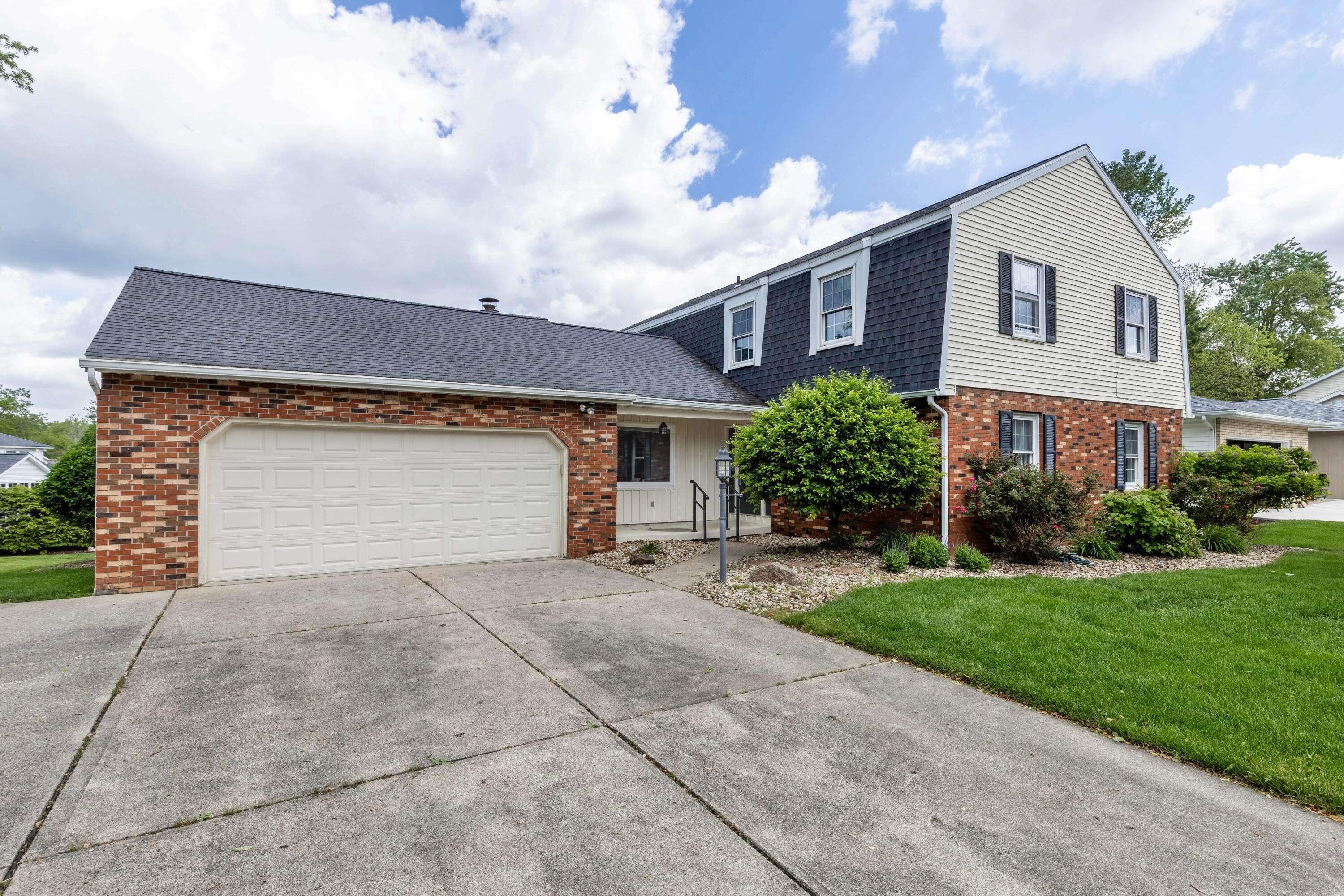 1541 Kensington Lane, Lancaster, Ohio image 2