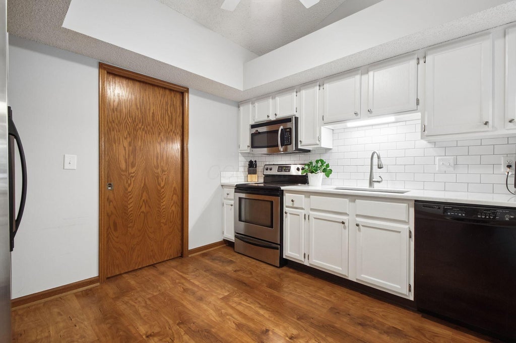 Photo of 7992 Jaymes Street, Dublin, OH 43017 (MLS # 226037304)