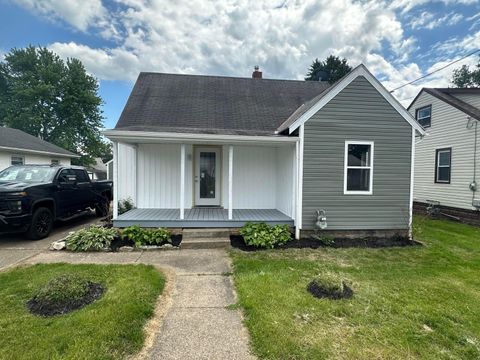 Photo of 1140 Lindbergh Avenue, Zanesville, OH 43701 (MLS # 226016554)