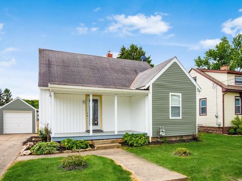 Photo of 1140 Lindbergh Avenue, Zanesville, OH 43701 (MLS # 226016554)