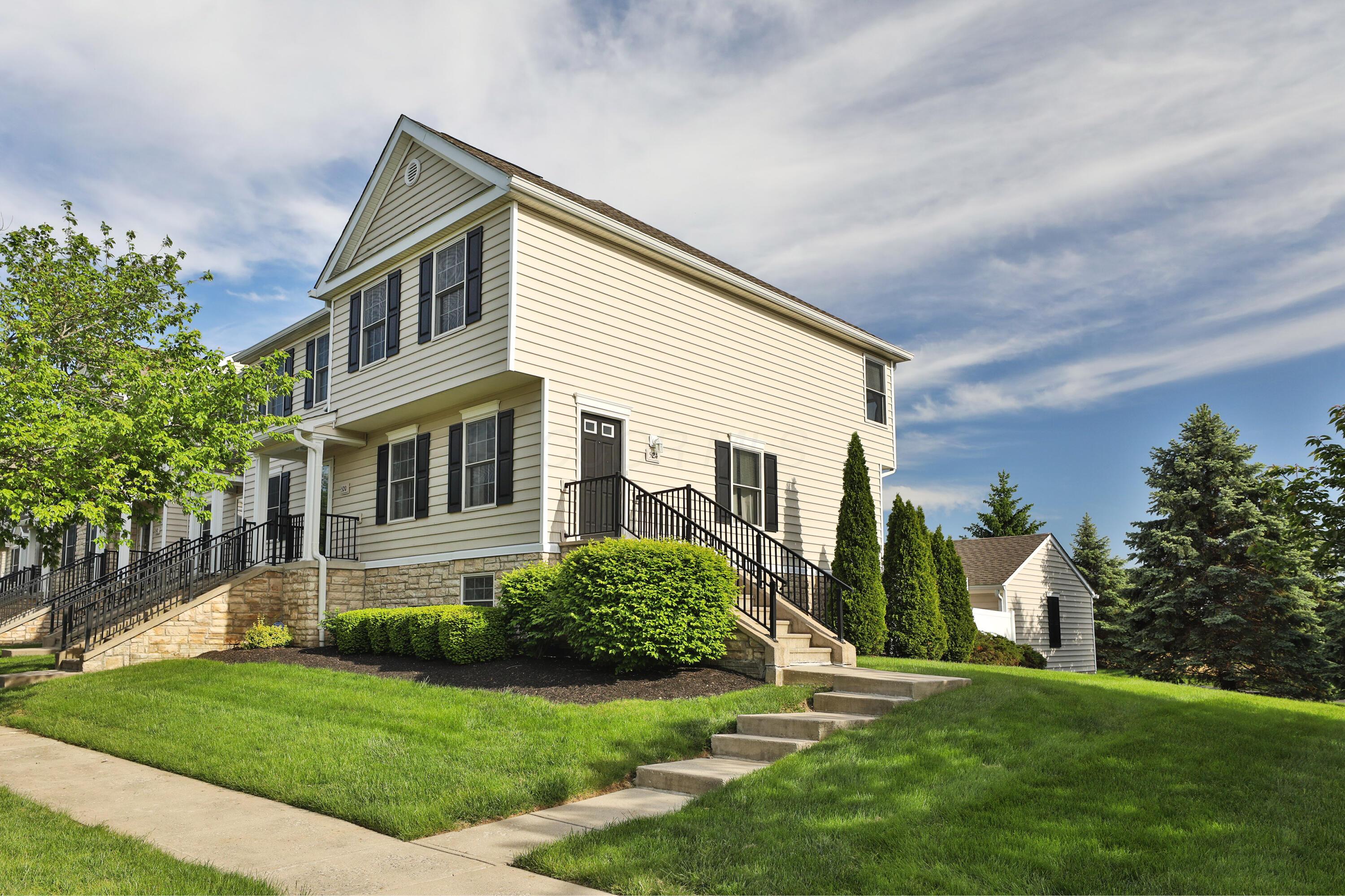 524 Autumn Ridge Circle, Pickerington, Ohio image 1