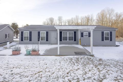 Photo of 17921 E Shady Lane, Butler, OH 44822 (MLS # 226002328)