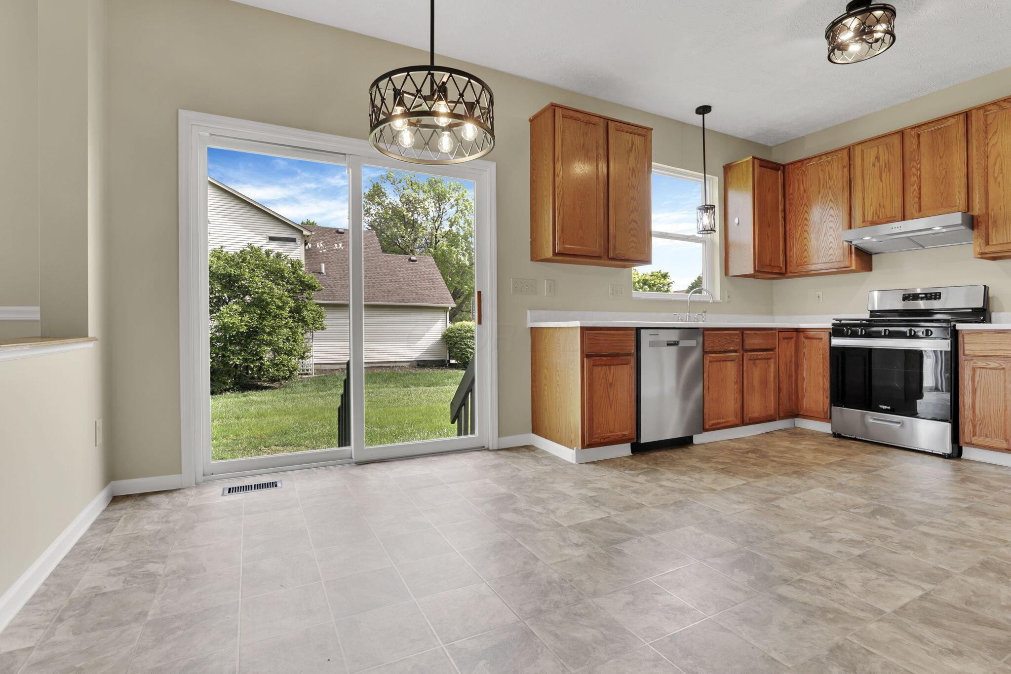 608 Montmorency Drive, Pickerington, Ohio image 15