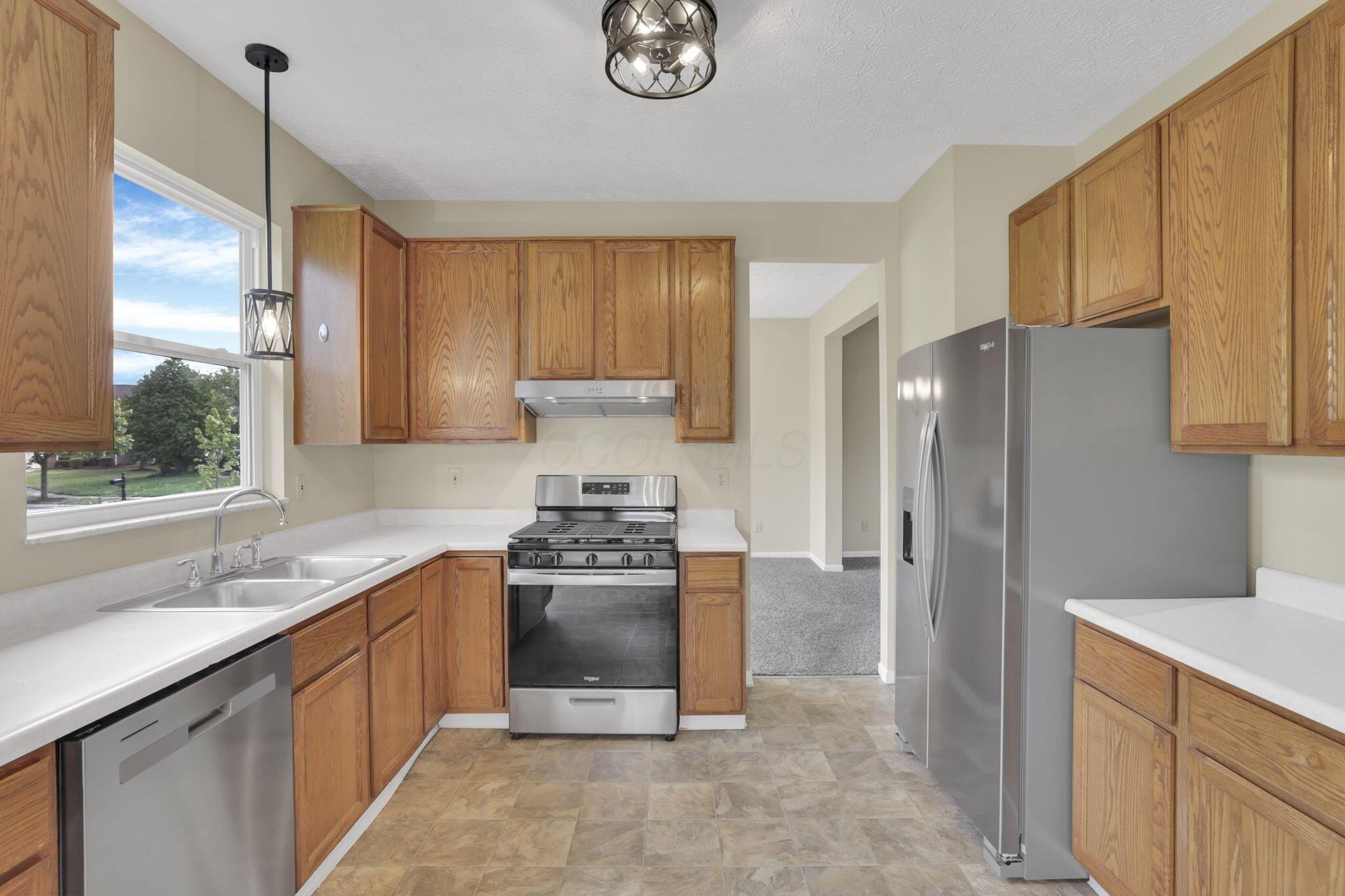 608 Montmorency Drive, Pickerington, Ohio image 18