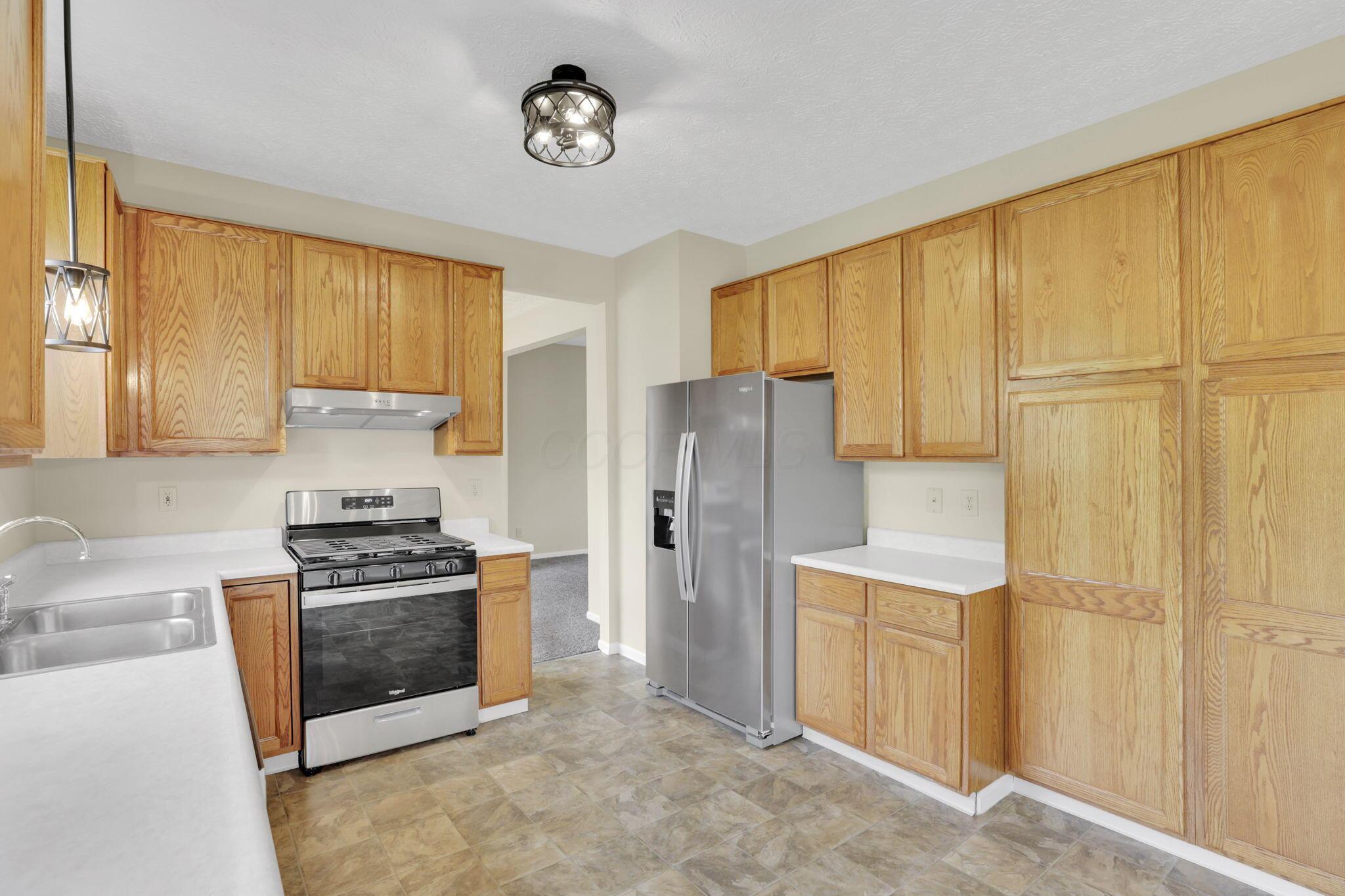608 Montmorency Drive, Pickerington, Ohio image 19