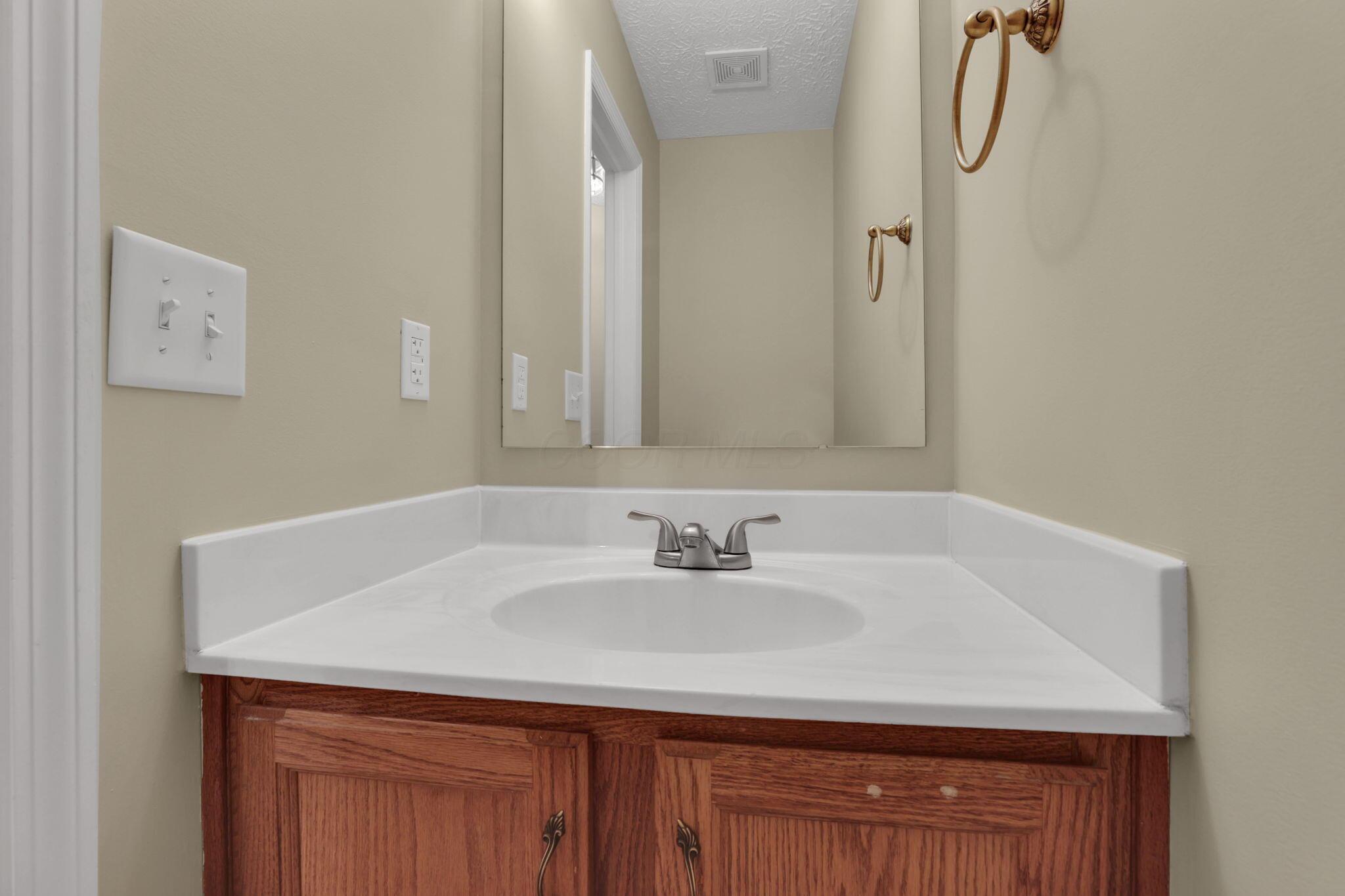 608 Montmorency Drive, Pickerington, Ohio image 31