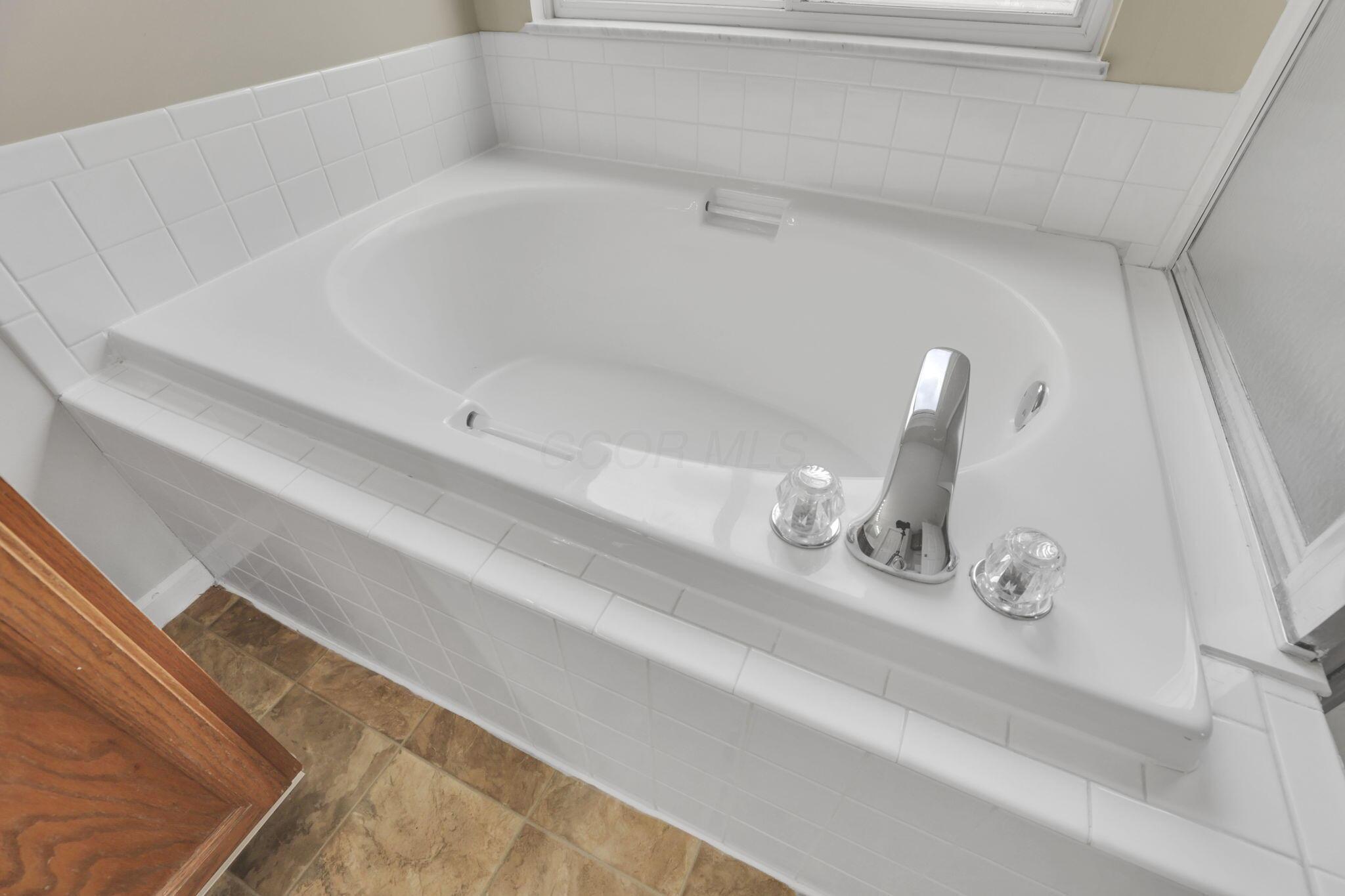 608 Montmorency Drive, Pickerington, Ohio image 39
