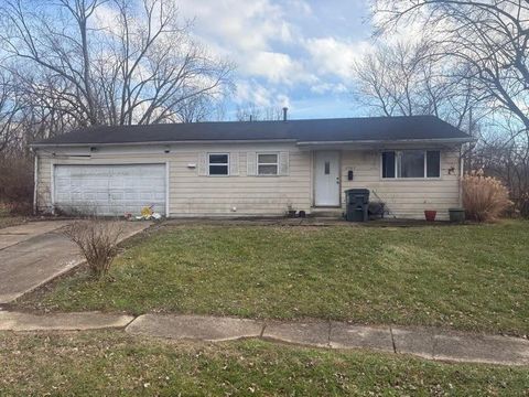 Photo of 5567 Shoreline Court, Columbus, OH 43232 (MLS # 226001430)