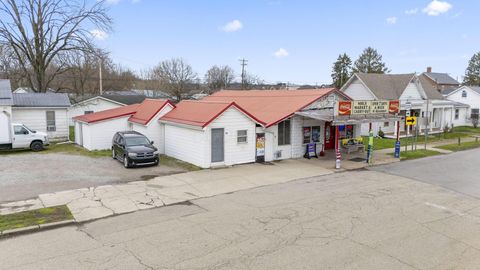 Photo of 210 W 3rd Street, Waverly, OH 45690 (MLS # 226009517)