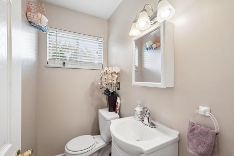 Tiny photo for 3008 Upton Road W, Columbus, OH 43232 (MLS # 226036282)