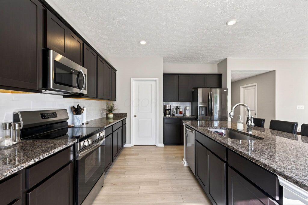 Photo of 220 Scorsese, Springfield, OH 45505 (MLS # 226013570)