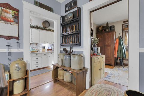 Tiny photo for 114 Ringold Street, Mount Vernon, OH 43050 (MLS # 225039669)