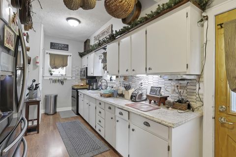 Tiny photo for 114 Ringold Street, Mount Vernon, OH 43050 (MLS # 225039669)