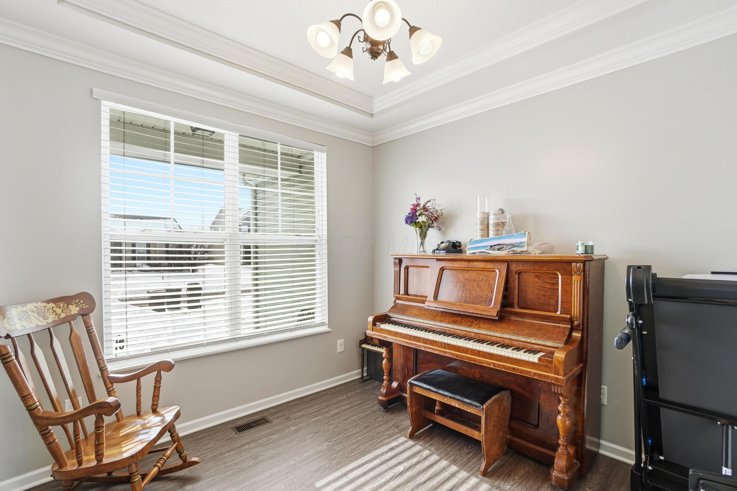 190 Rosewood Loop SW