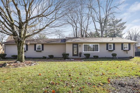 Photo of 944 Fieldson Drive, Heath, OH 43056 (MLS # 225043728)