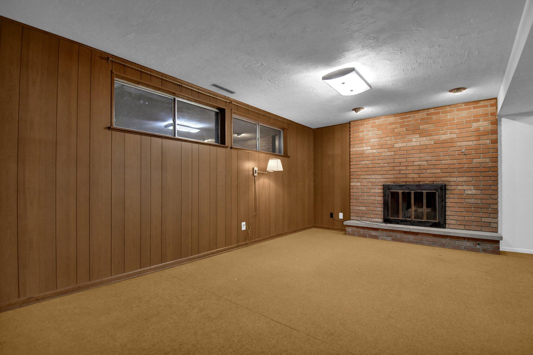 627 Canterbury Court, Newark, Ohio image 24