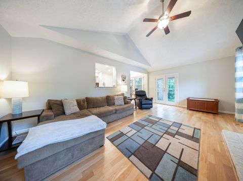 Tiny photo for 638 Ridenour Road, Columbus, OH 43230 (MLS # 226014322)