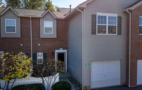 Photo of 676 Spring Valley Drive, Lewis Center, OH 43035 (MLS # 226038456)