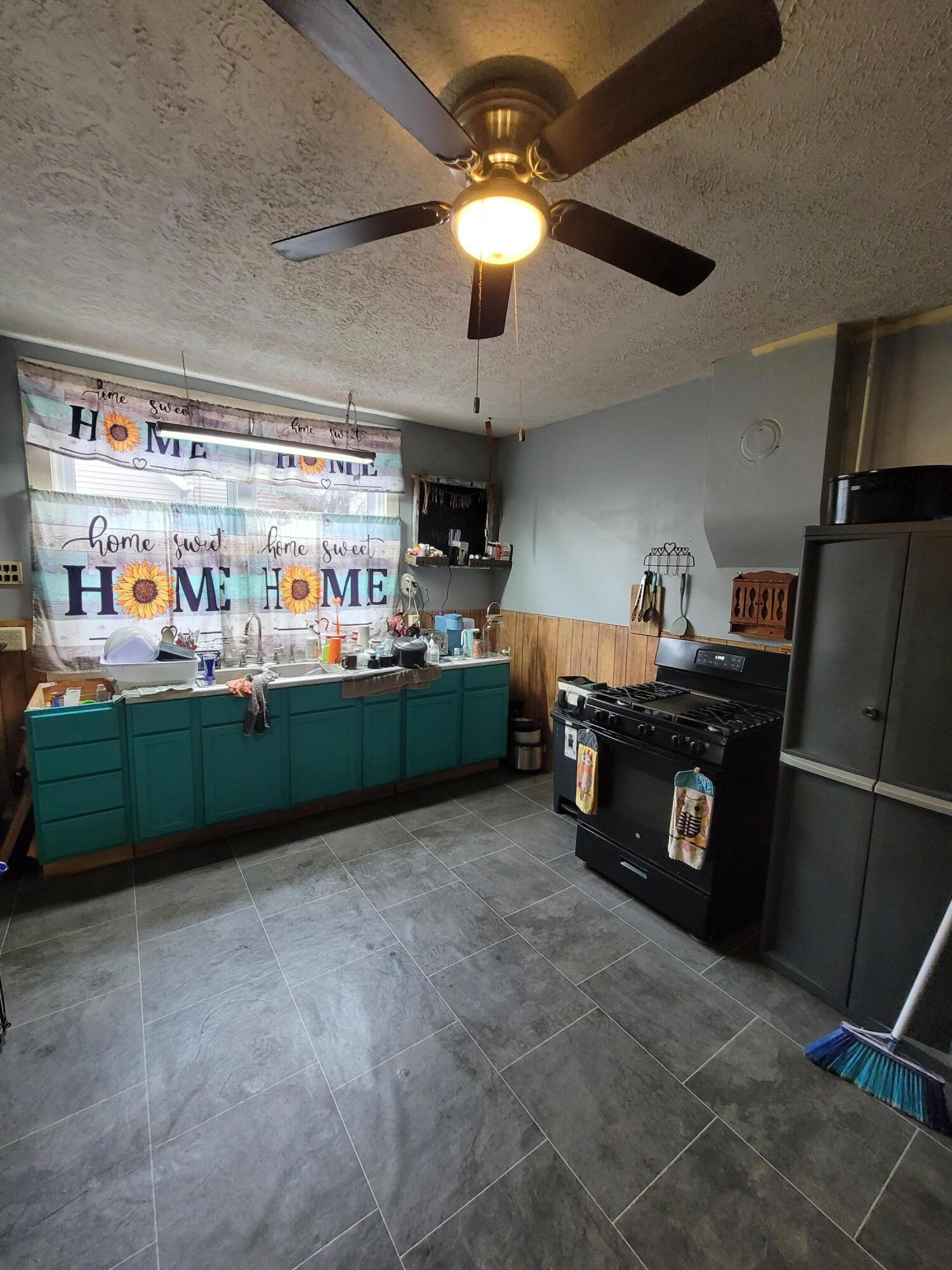 327 N High Street, Caledonia, Ohio image 4