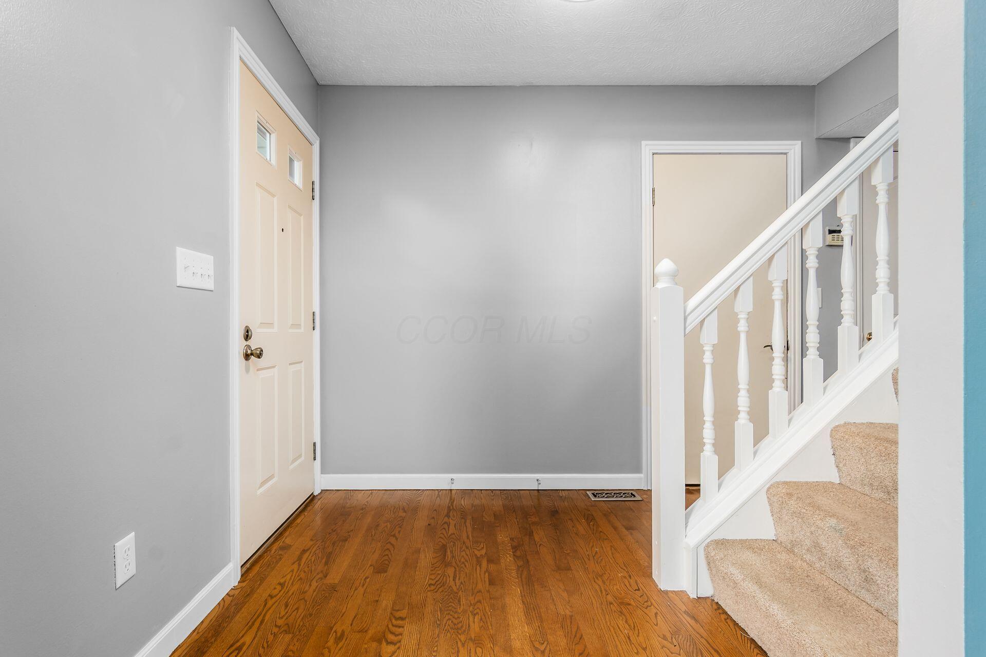 1453 Dickson Drive, Columbus, Ohio image 4