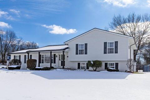 Photo of 101 Greenstick Way, Johnstown, OH 43031 (MLS # 226004255)
