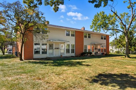 Tiny photo for 5549 Rockwood Court R48 #R48, Columbus, OH 43229 (MLS # 225037085)