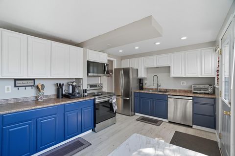 Tiny photo for 5549 Rockwood Court R48 #R48, Columbus, OH 43229 (MLS # 225037085)