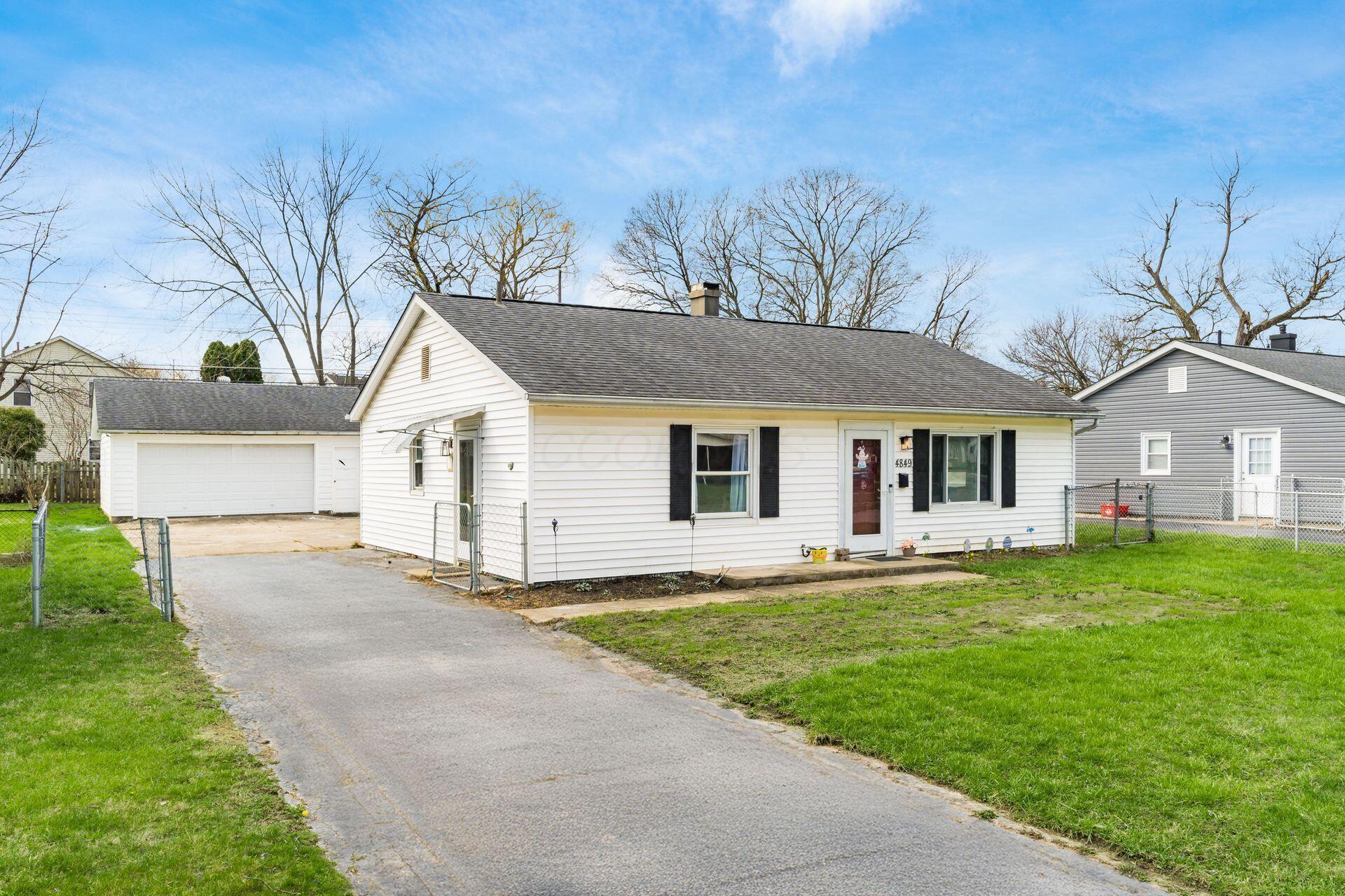 4849 Hillcrest Street S