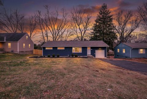 Photo of 115 Hill Road S, Pickerington, OH 43147 (MLS # 225045985)
