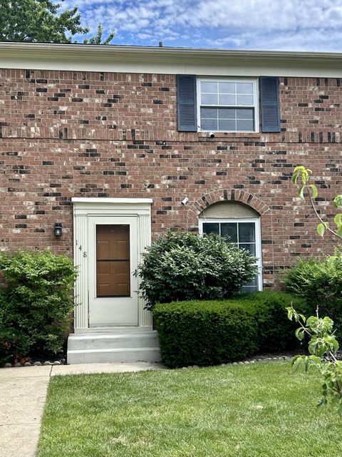 Photo of 148 Tarryton Court W 25B #25B, Columbus, OH 43228 (MLS # 226023228)