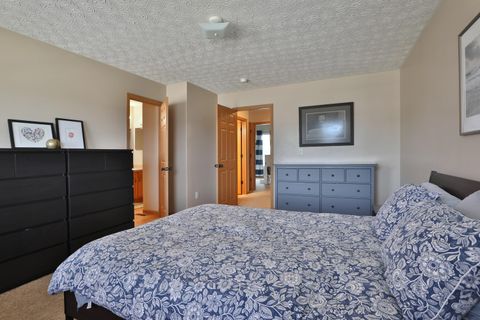 Tiny photo for 1918 Bay Port Drive, Grove City, OH 43123 (MLS # 226026657)