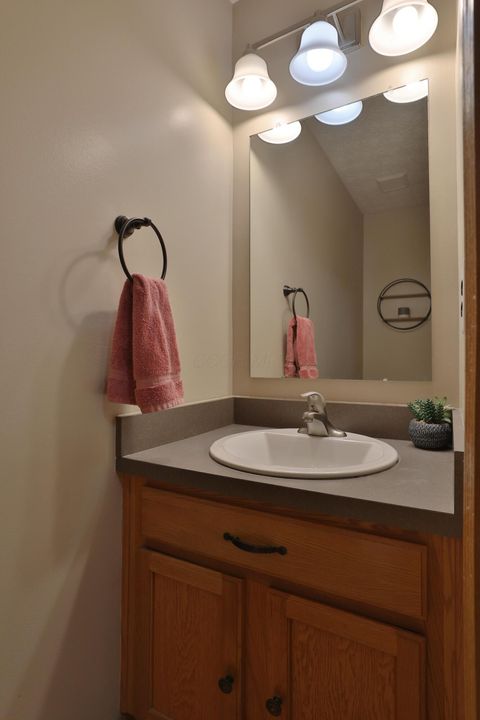 Tiny photo for 1918 Bay Port Drive, Grove City, OH 43123 (MLS # 226026657)