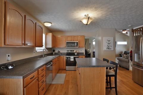 Tiny photo for 1918 Bay Port Drive, Grove City, OH 43123 (MLS # 226026657)
