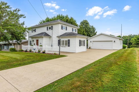 Photo of 113 Long Street, New Lexington, OH 43764 (MLS # 226025352)
