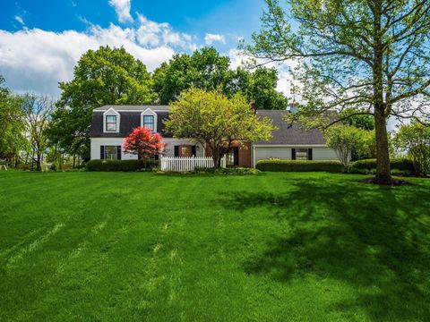 Photo of 5065 Bayhill Drive, Powell, OH 43065 (MLS # 226014372)