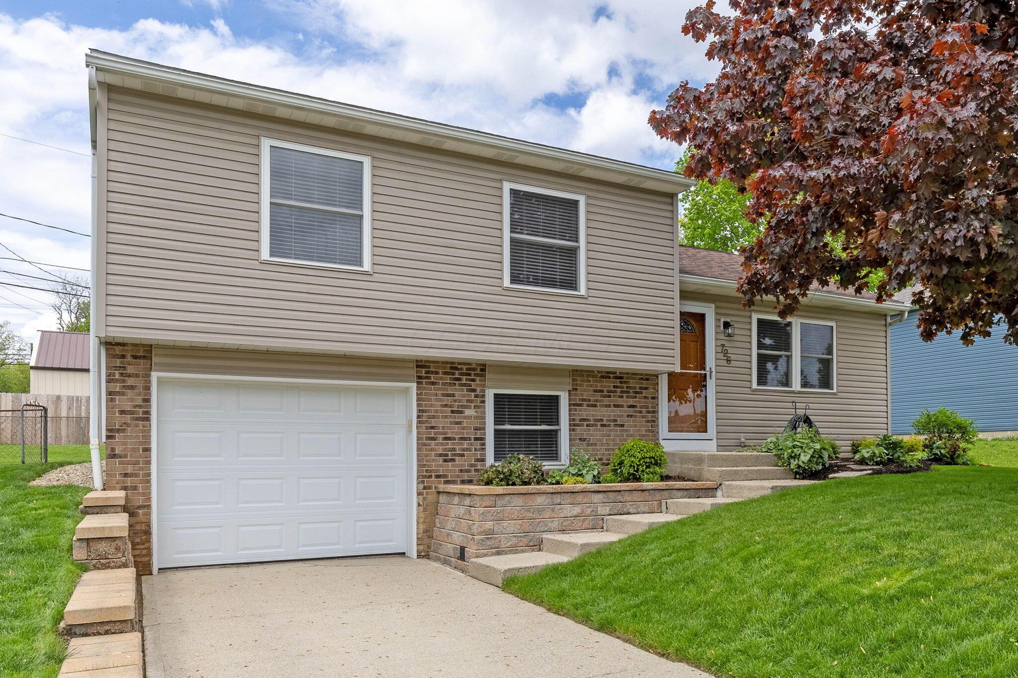 726 Holly Road, Delaware, Ohio image 2