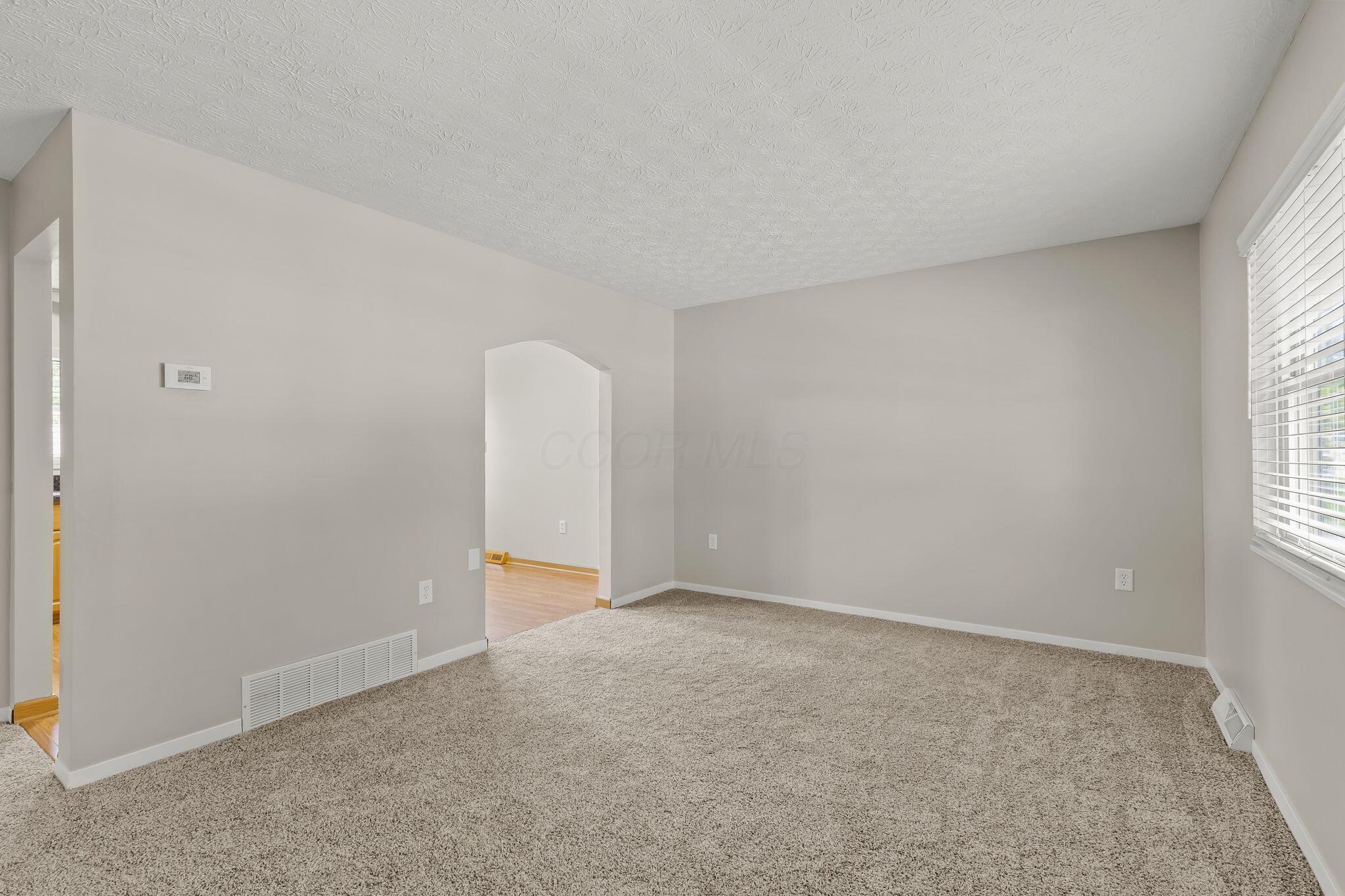 726 Holly Road, Delaware, Ohio image 8