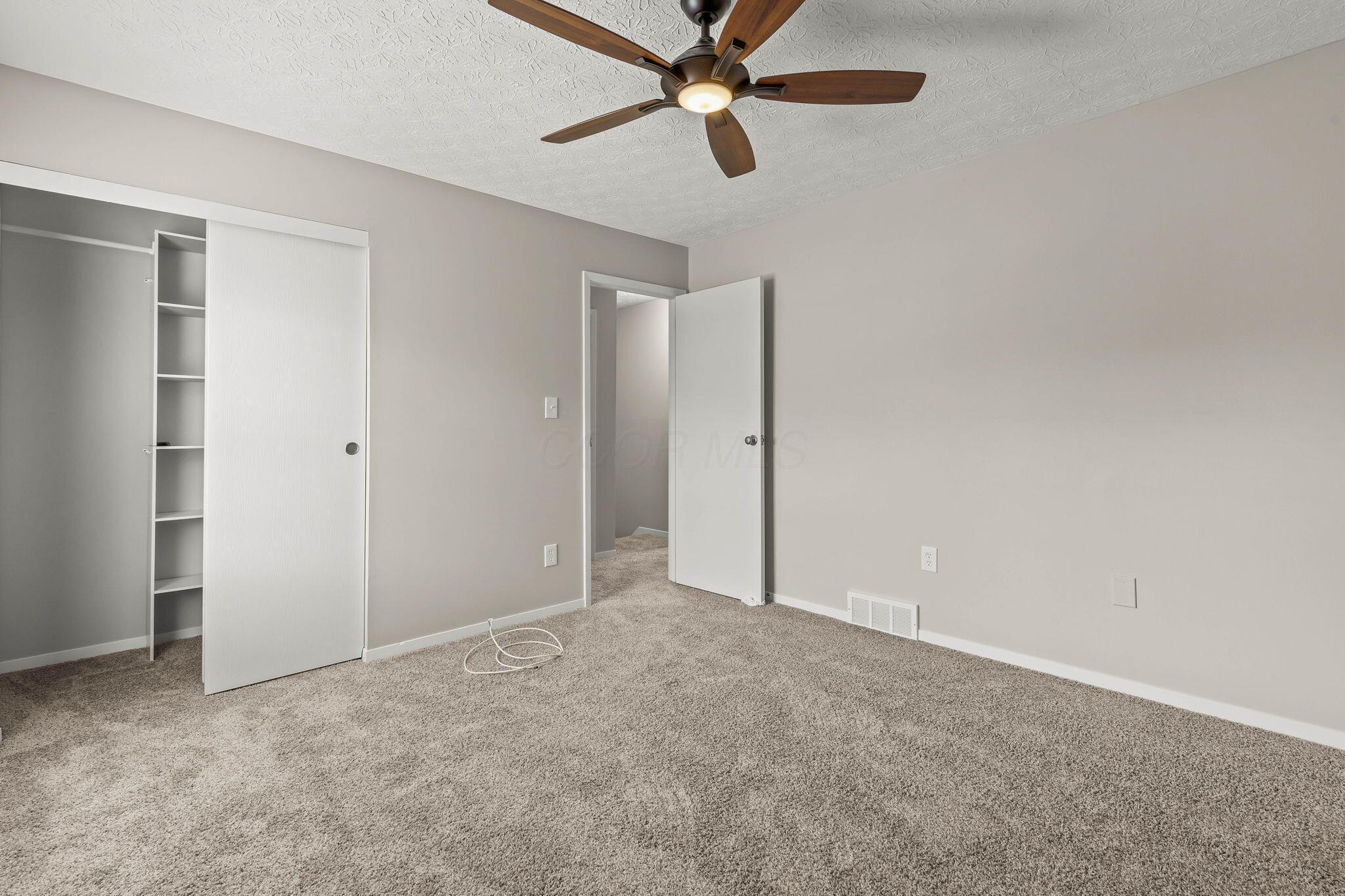 726 Holly Road, Delaware, Ohio image 18
