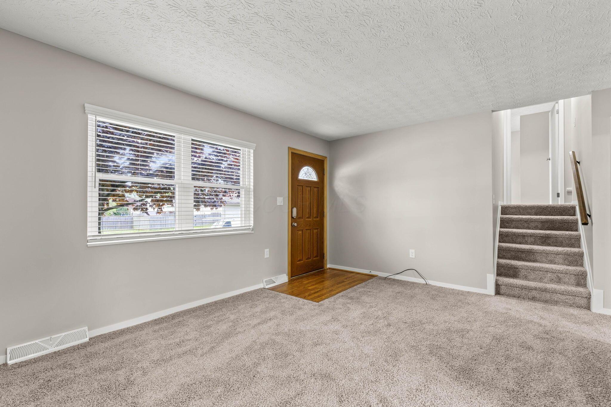 726 Holly Road, Delaware, Ohio image 10