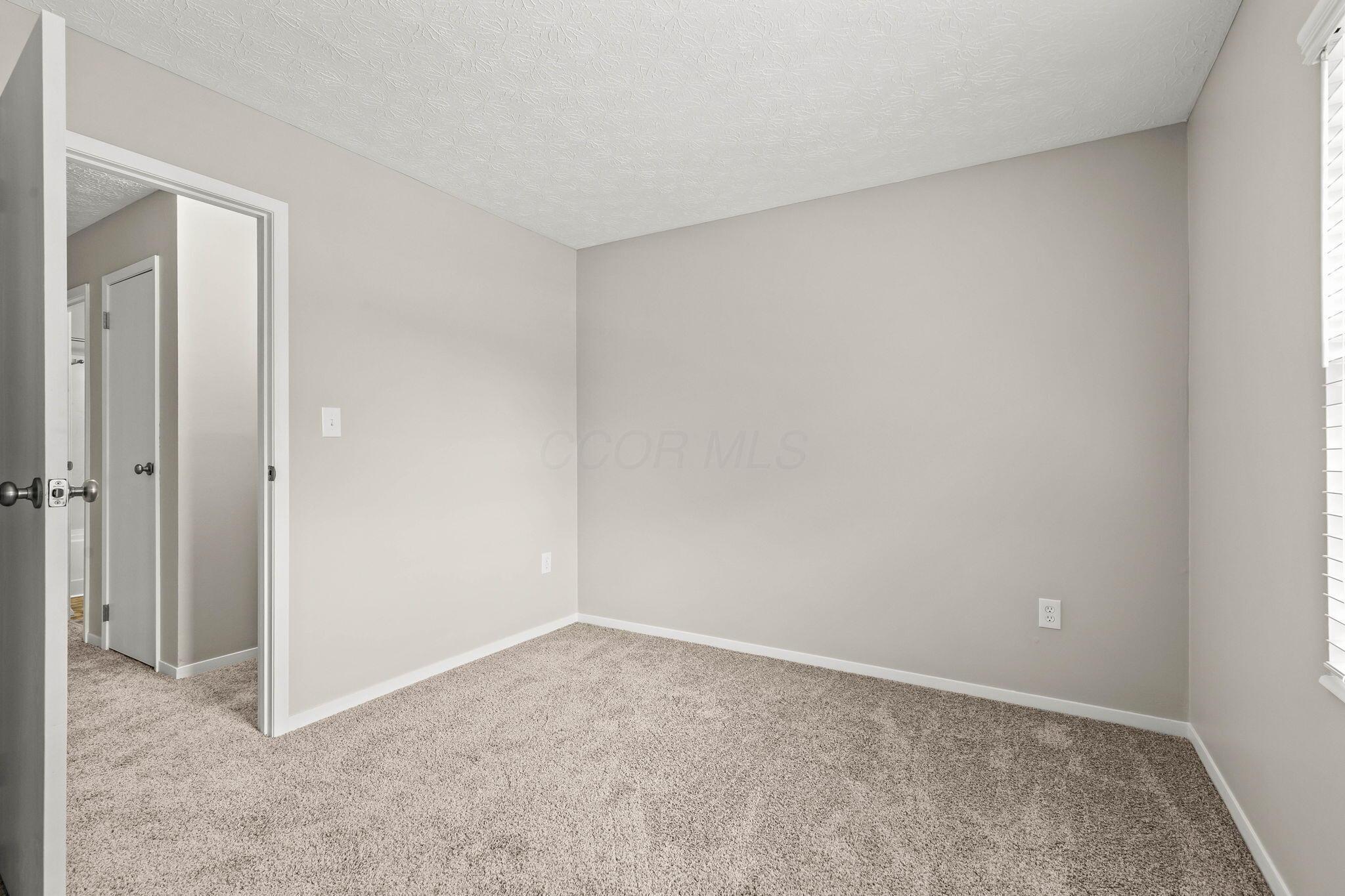 726 Holly Road, Delaware, Ohio image 24