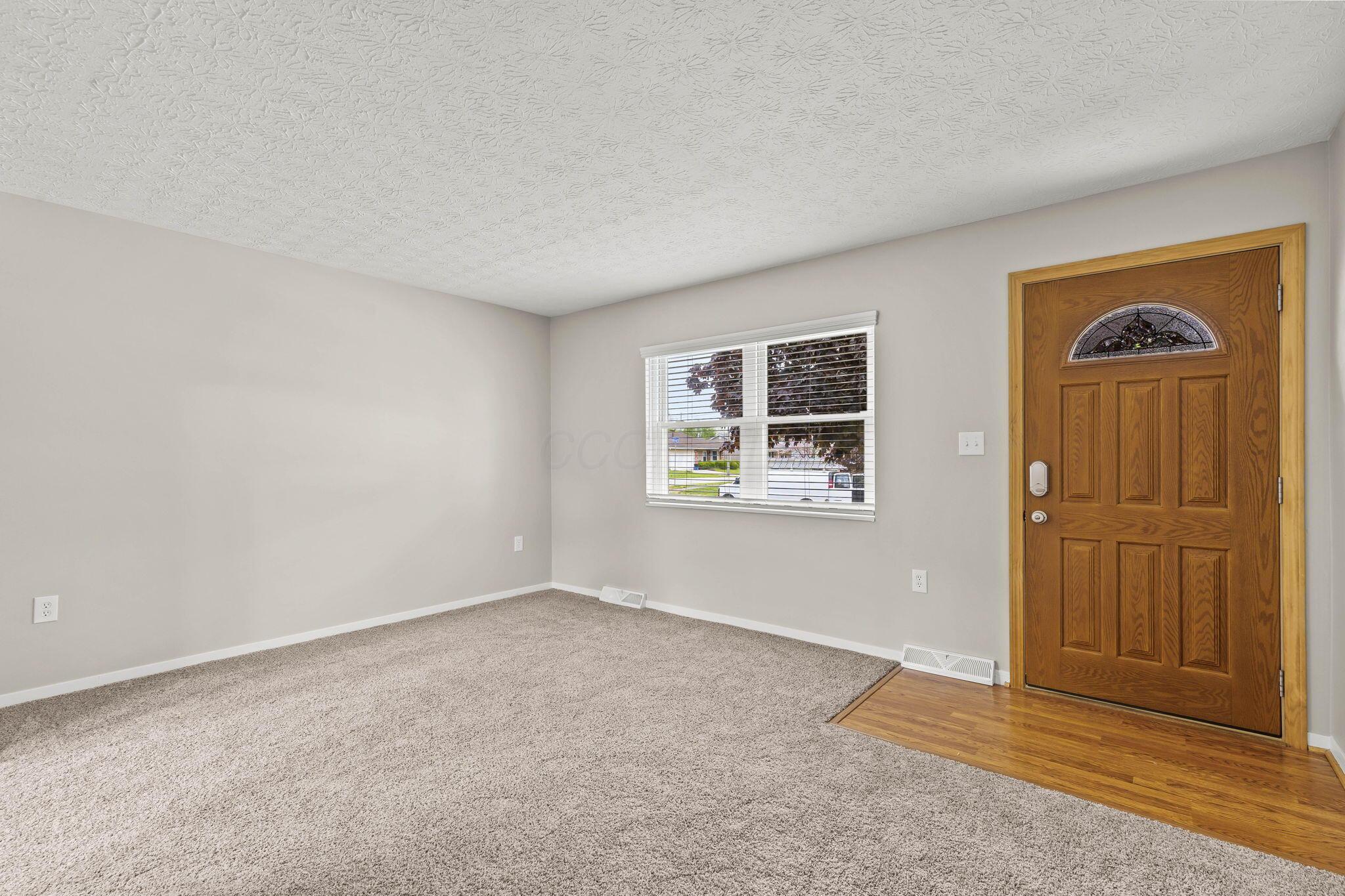 726 Holly Road, Delaware, Ohio image 7