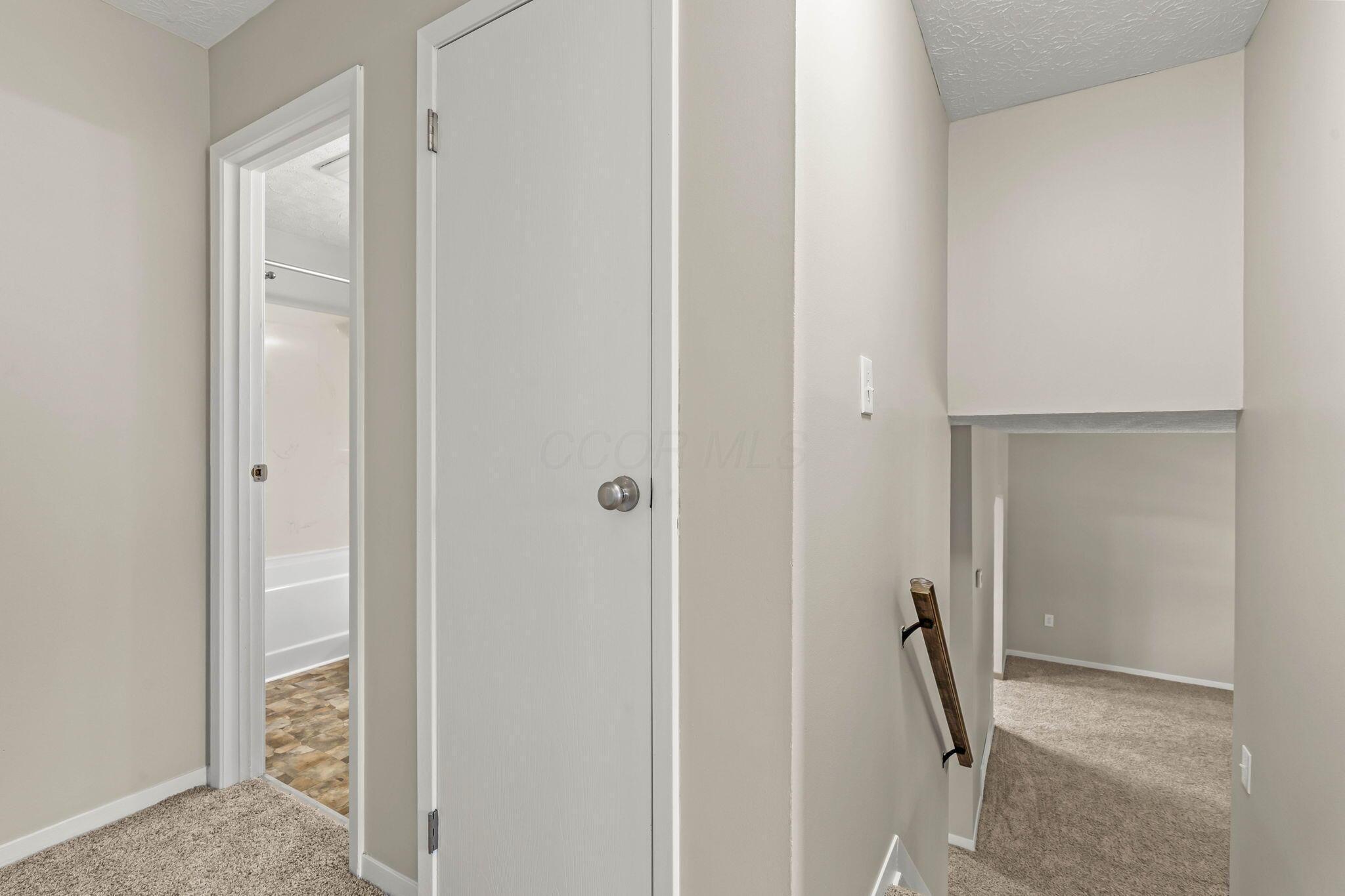 726 Holly Road, Delaware, Ohio image 15