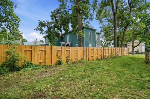 Tiny photo for 401 E Ohio Avenue, Mount Vernon, OH 43050 (MLS # 226026038)