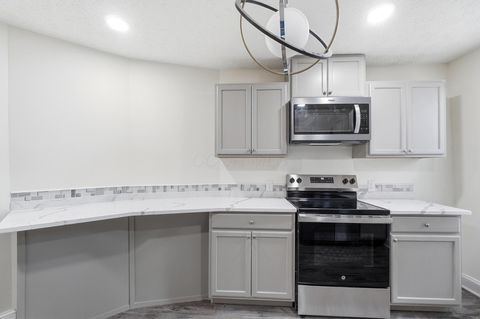 Tiny photo for 401 E Ohio Avenue, Mount Vernon, OH 43050 (MLS # 226026038)