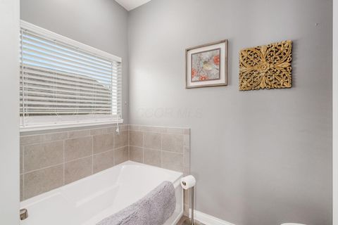 Tiny photo for 2776 Glenwood Way, Hilliard, OH 43026 (MLS # 226002602)