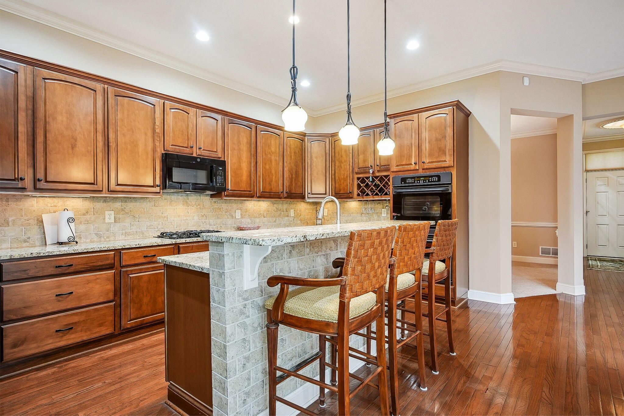 6711 Cooperstone Drive, Dublin, Ohio image 3